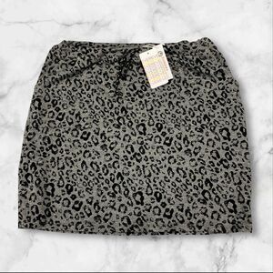 Sundry Leopard Pocket Saturday Skirt in Heather Grey Size 4 MSRP: $64 USA